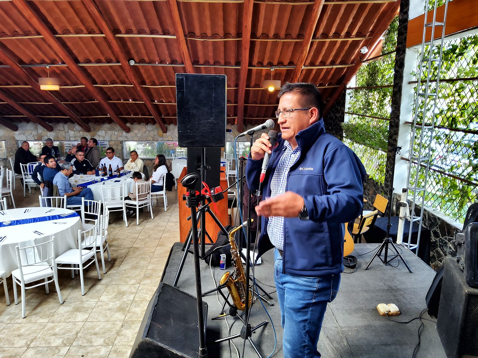Manuel Huaripata en una conferencia para empresarios